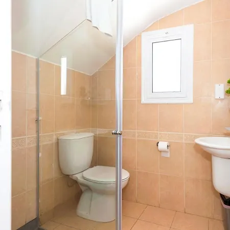 White Star - 100m From Serena