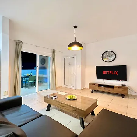 White Star - 100m From Serena *