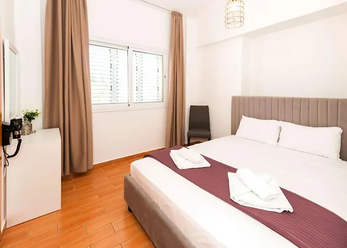 White Star - 100m From Serena *