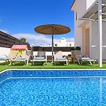 White Star - 100m From Serena Vila