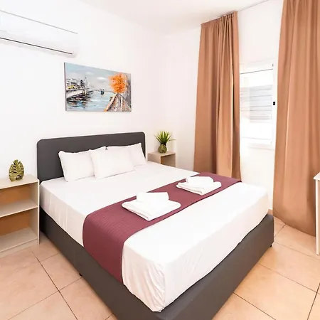 White Star - 100m From Serena Villa *