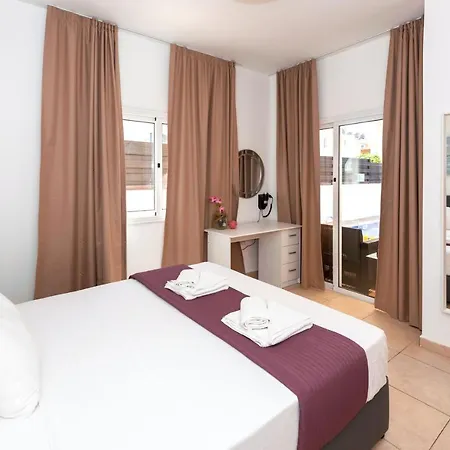 White Star - 100m From Serena Villa