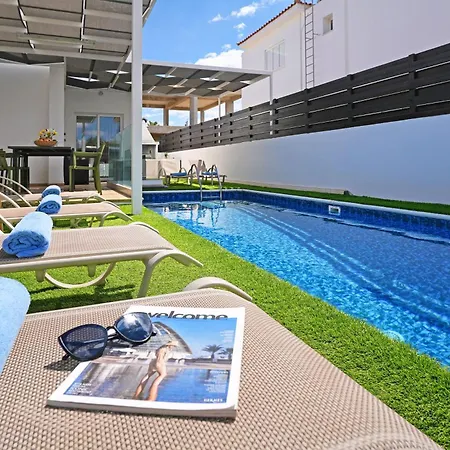 White Star - 100m From Serena Villa Protaras