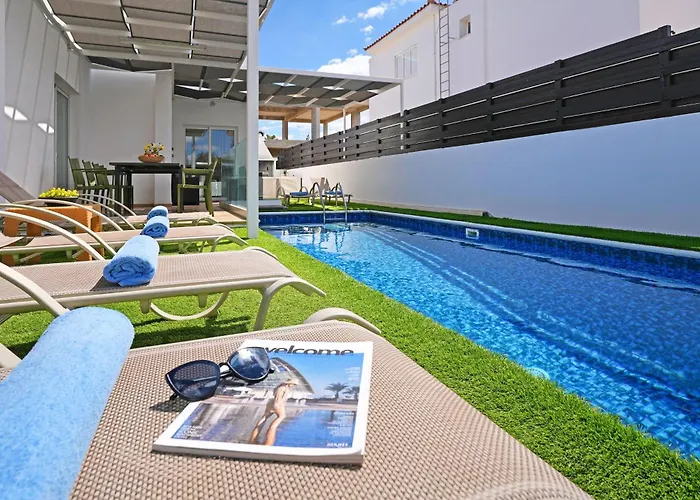 White Star - 100m From Serena Villa Protaras